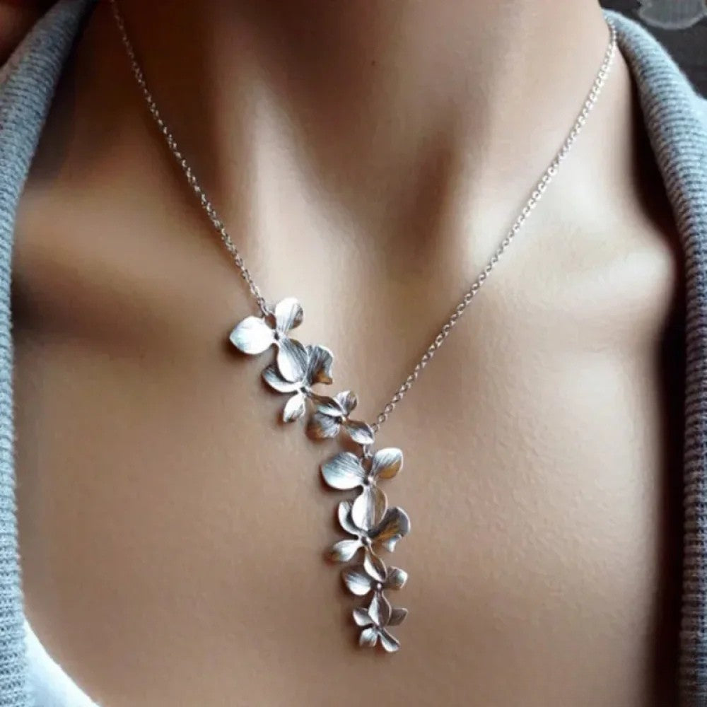 Collier floral argent antique
