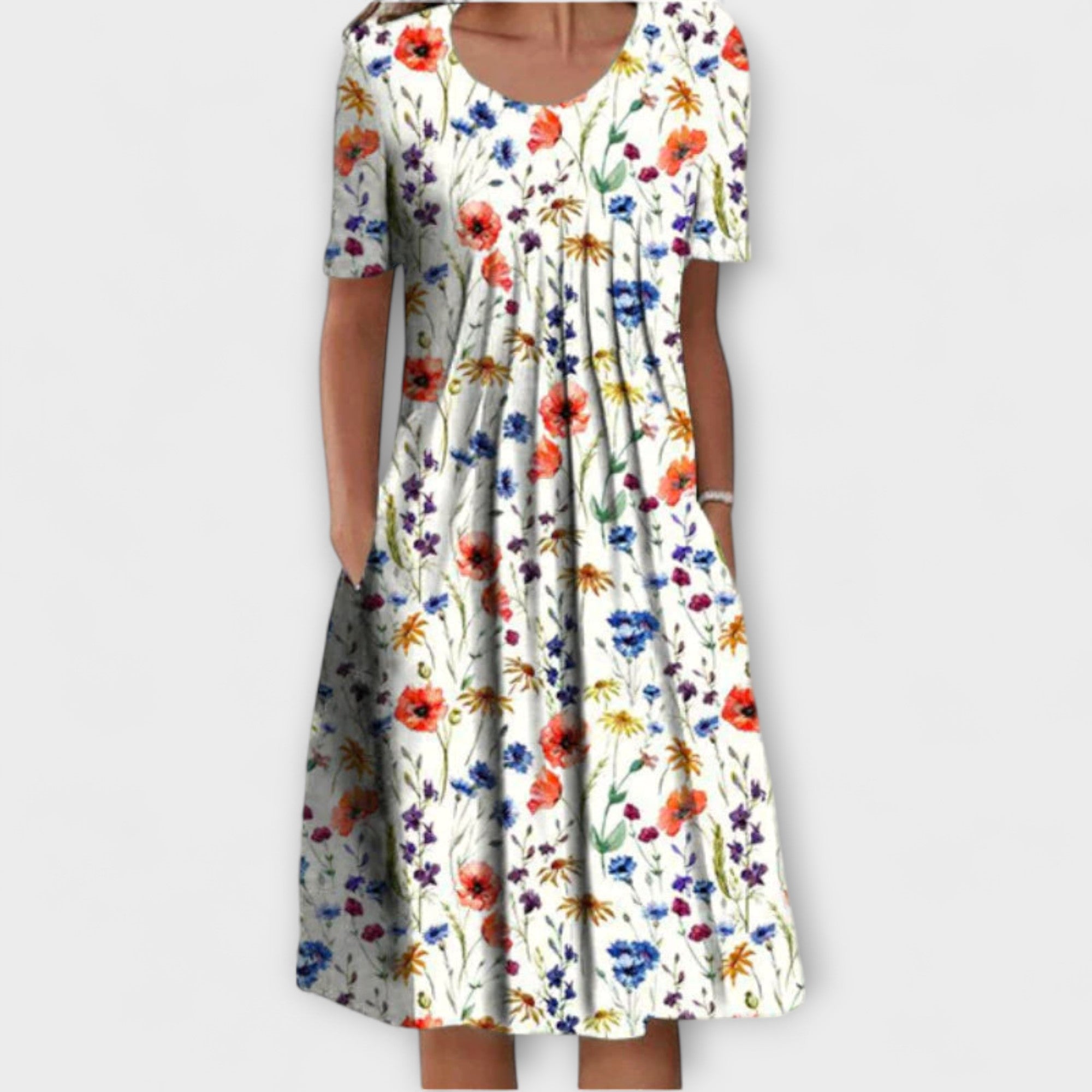 Emelie – Chic lagdelt kjole med mageregulering