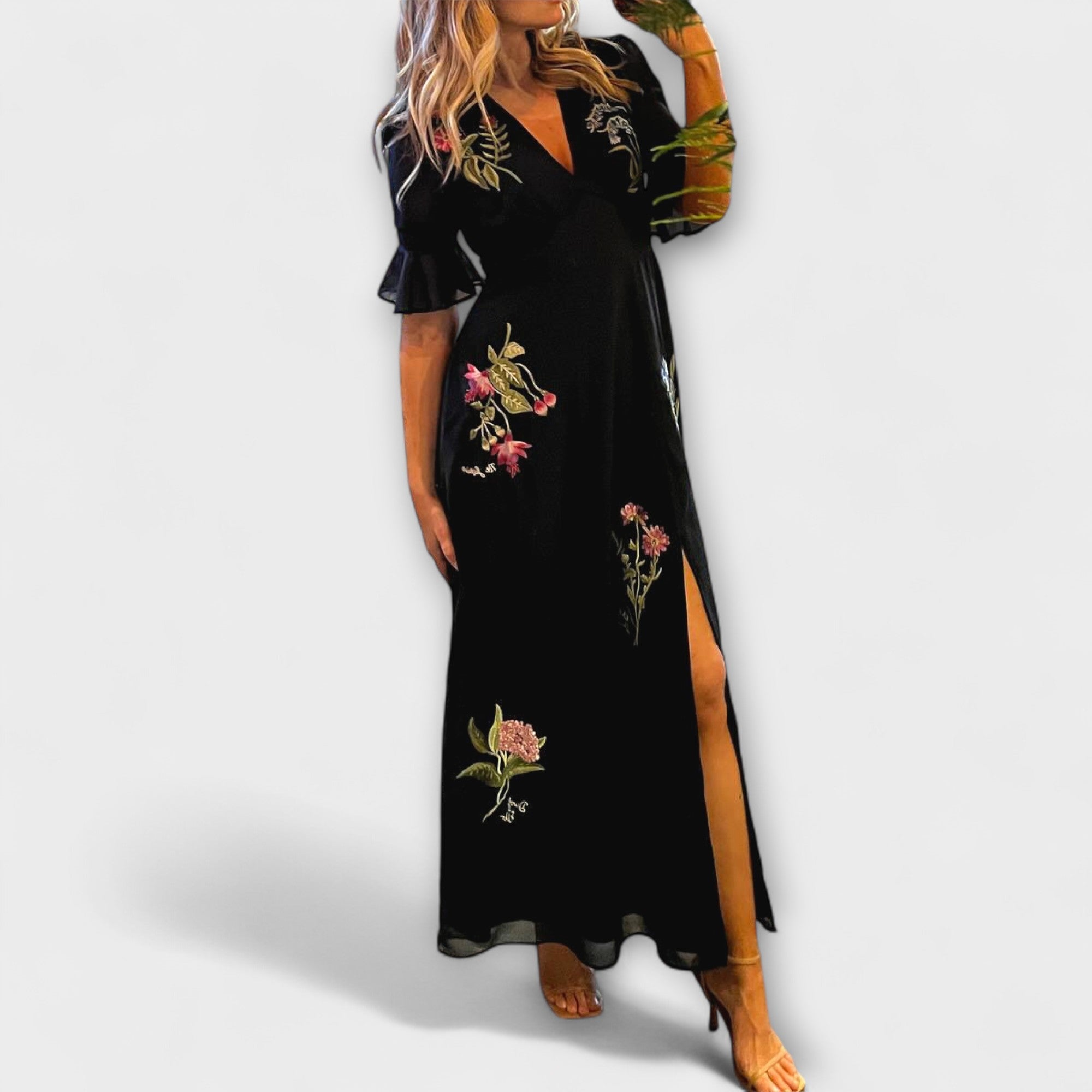 Beatrice - Elegant marinblå klänning med blommig brodyr